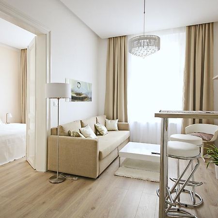 Luxury Center Apt. Charles Bridge Walking Distance Prague Luaran gambar