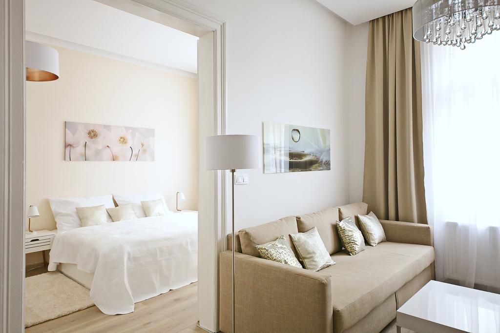 Luxury Center Apt. Charles Bridge Walking Distance Prague Luaran gambar