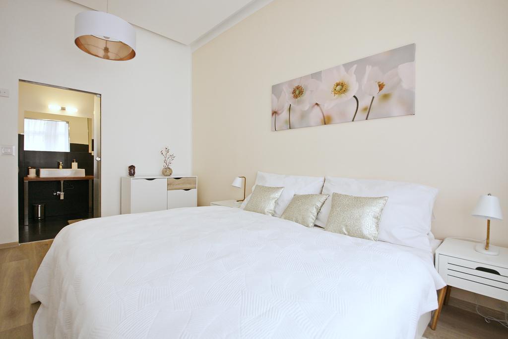 Luxury Center Apt. Charles Bridge Walking Distance Prague Luaran gambar
